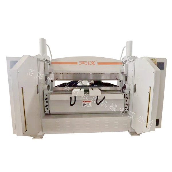 TYSK-1300型数控折边机